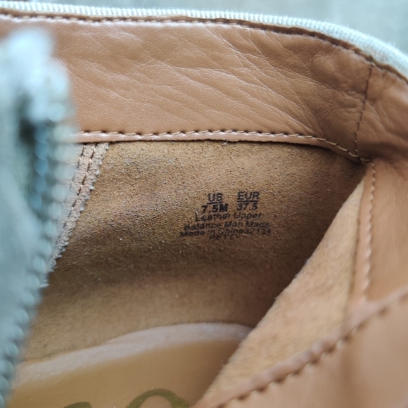 SAM EDELMAN Petty Chelsea Ankle Booties Suede Tan Women 7.5M Low Heel Almond Toe - Picture 13 of 16